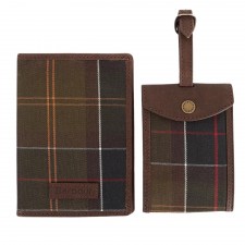 Barbour Leather & Tartan Travel Gift Set in Classic Tartan
