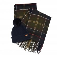 Barbour Dover Beanie & Hailes Scarf Gift Set in Classic