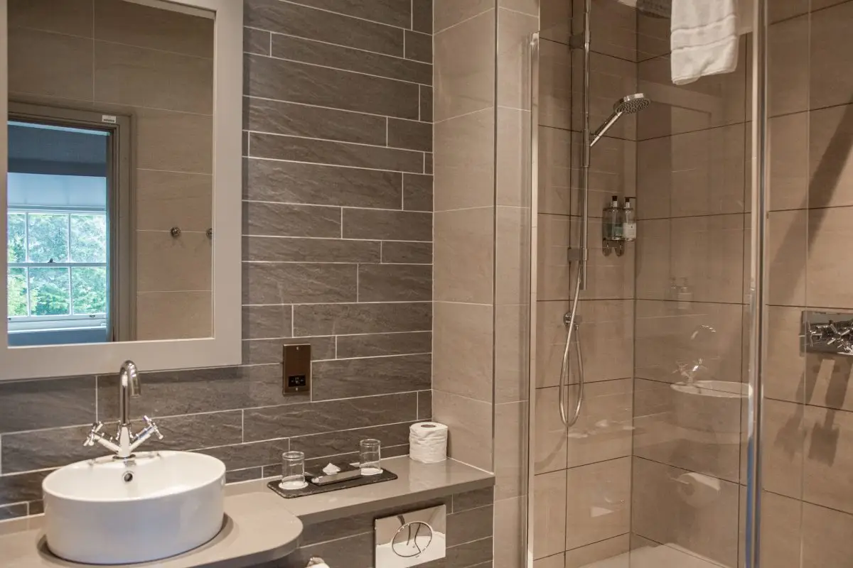 Sheridan Grant Manor Suite