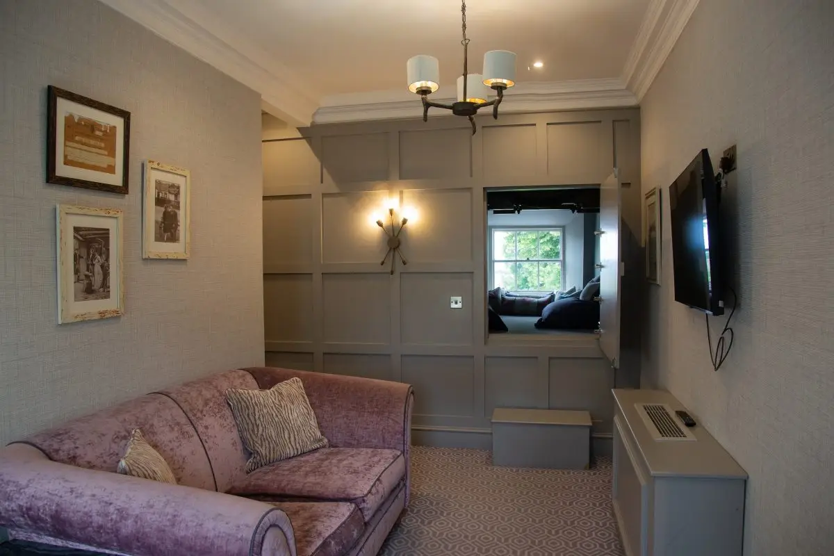 Sheridan Grant Manor Suite