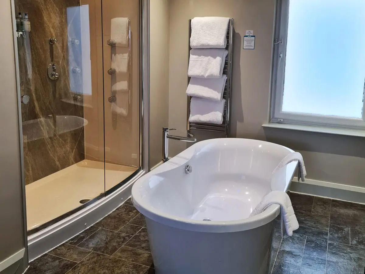 thistle suite