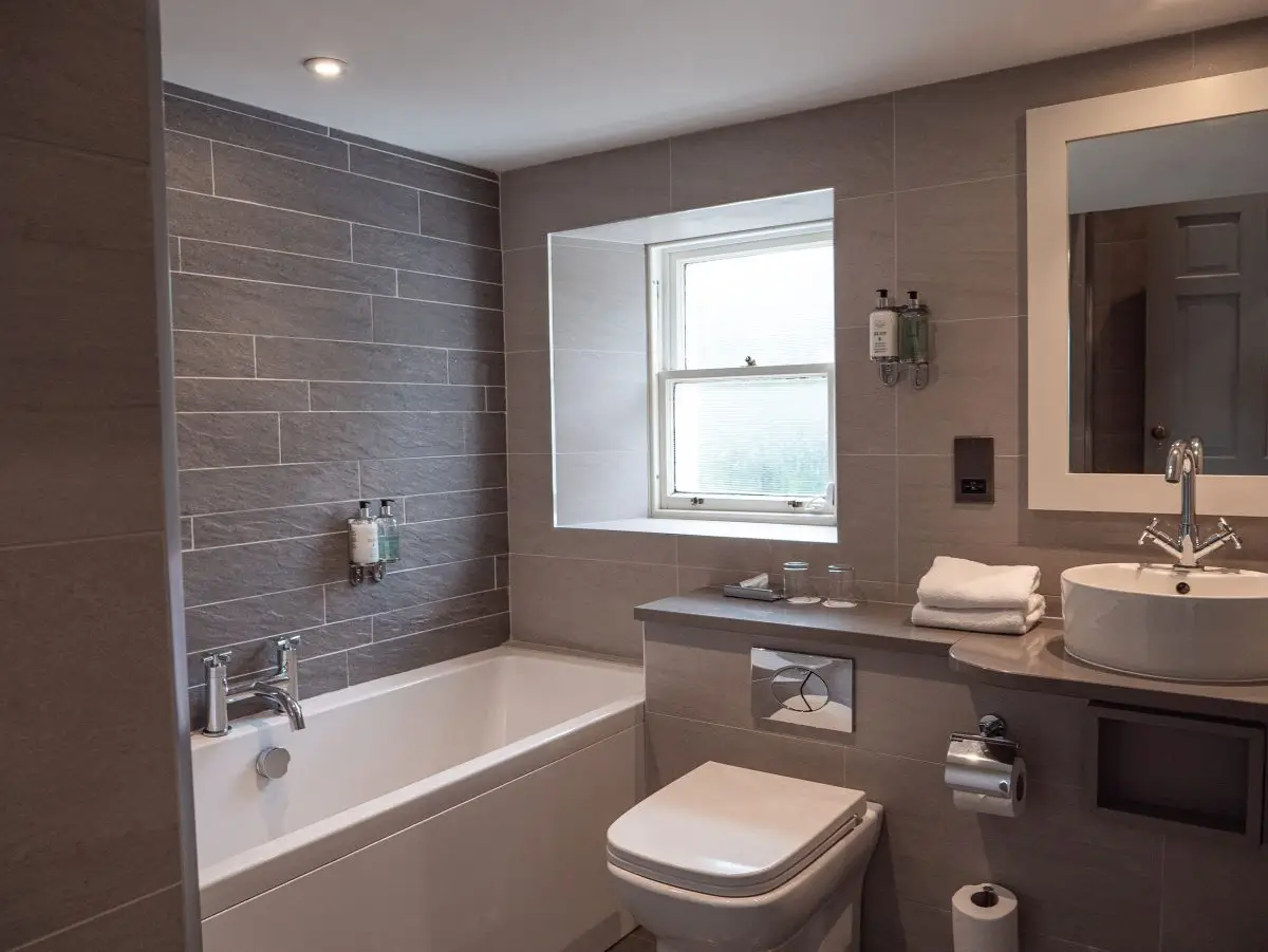 Bourbonne Smyth Manor Suite